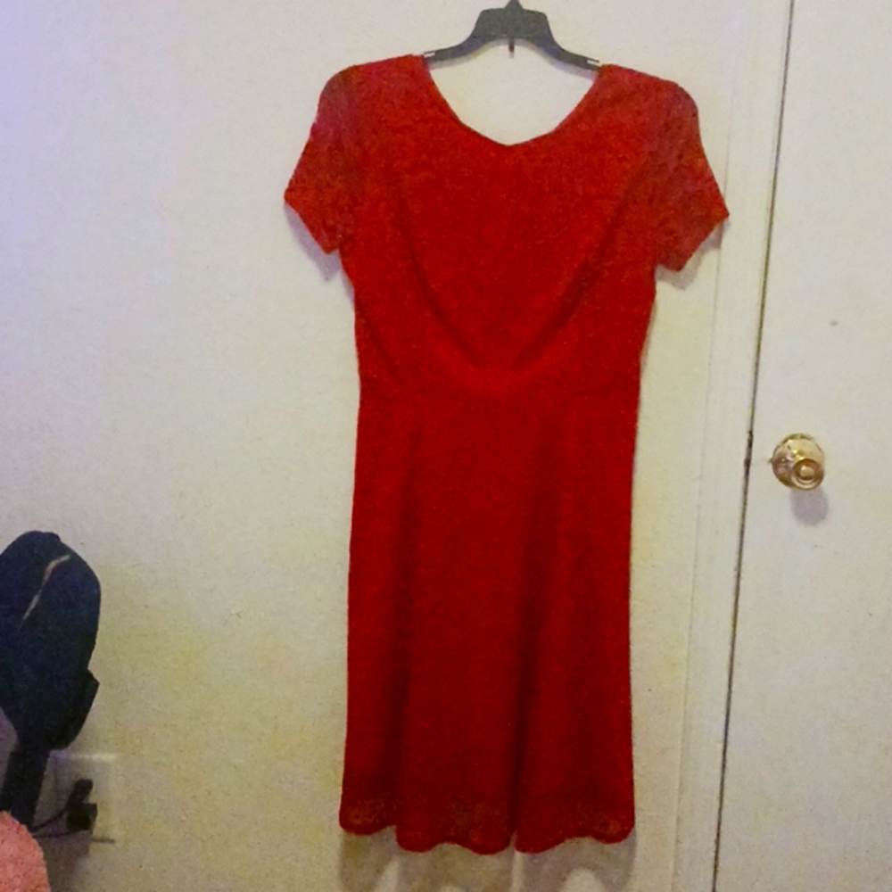A red short  bridesmay  XL